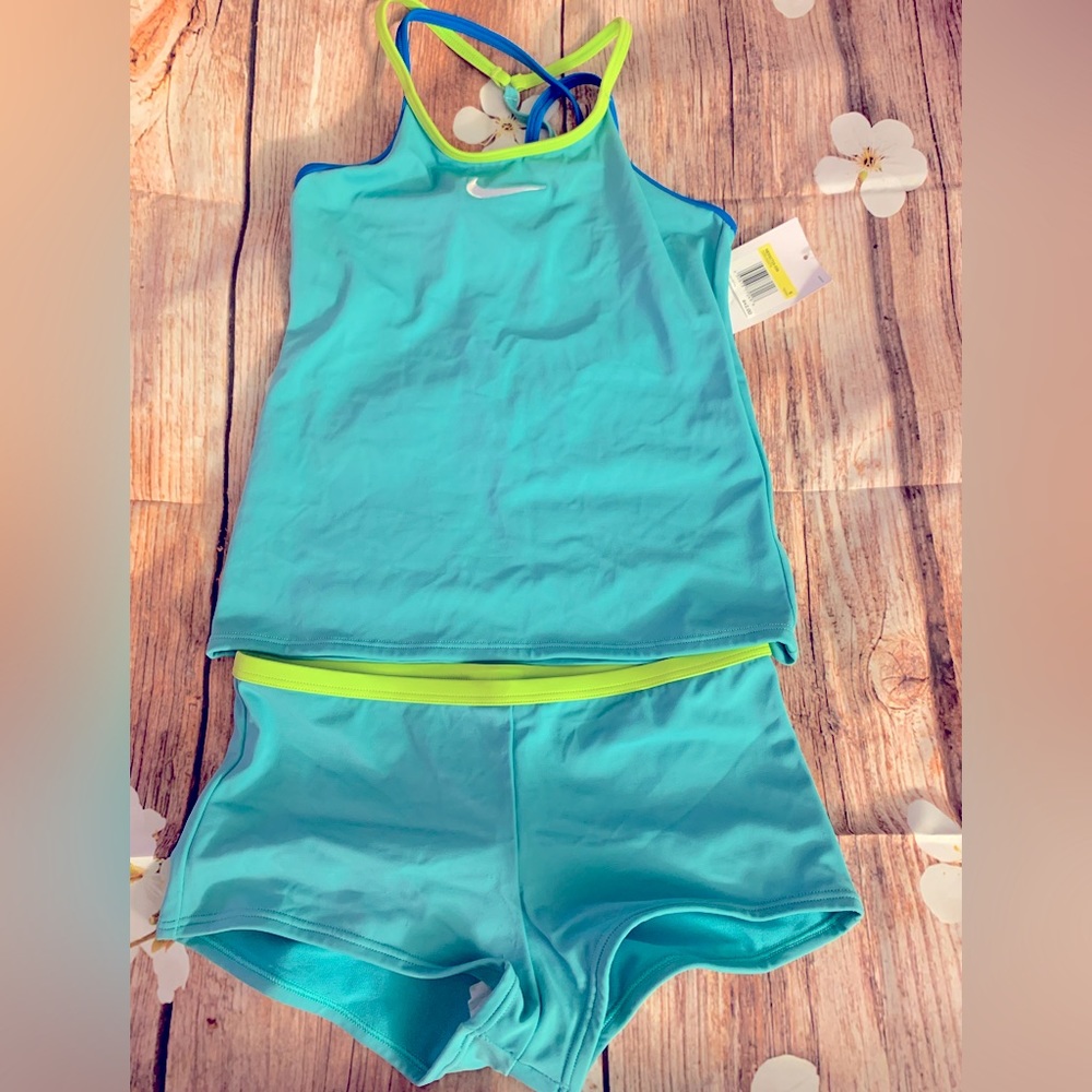 🆕 Girls Nike Swimsuit🩱